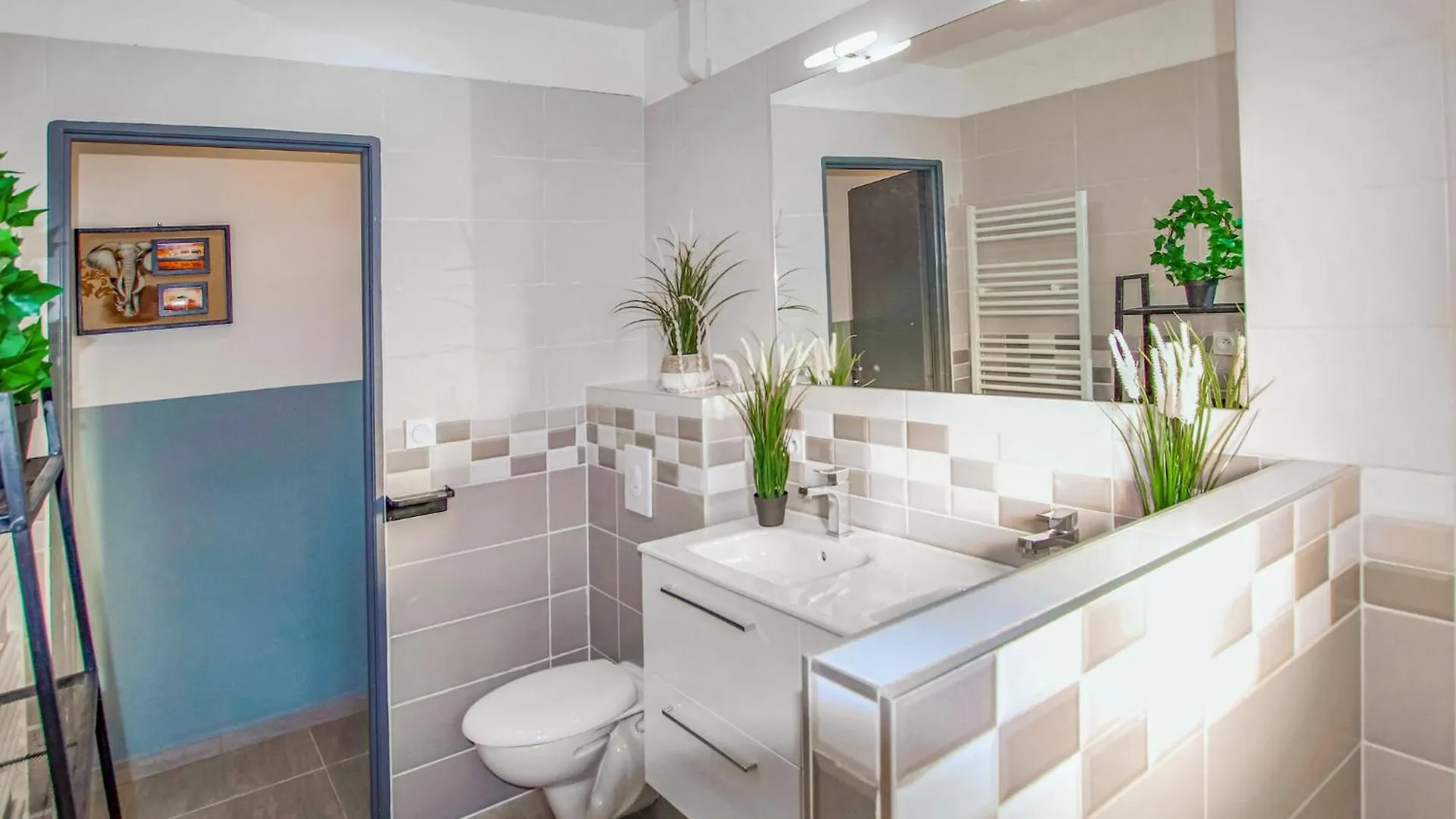 Nice Home In Morieres Les Avignon With Wifi 0*, Morieres-les-Avignon