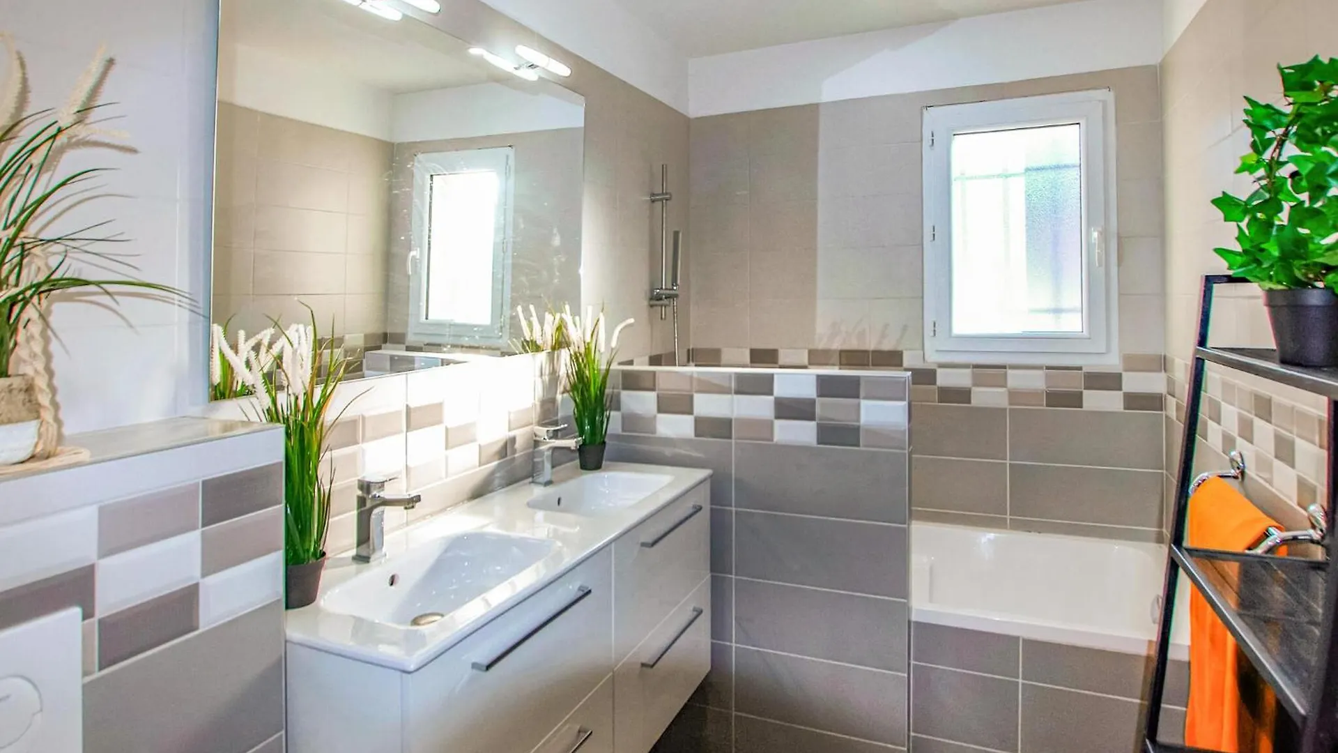 Casa vacanze Nice Home In Morieres Les Avignon With Wifi